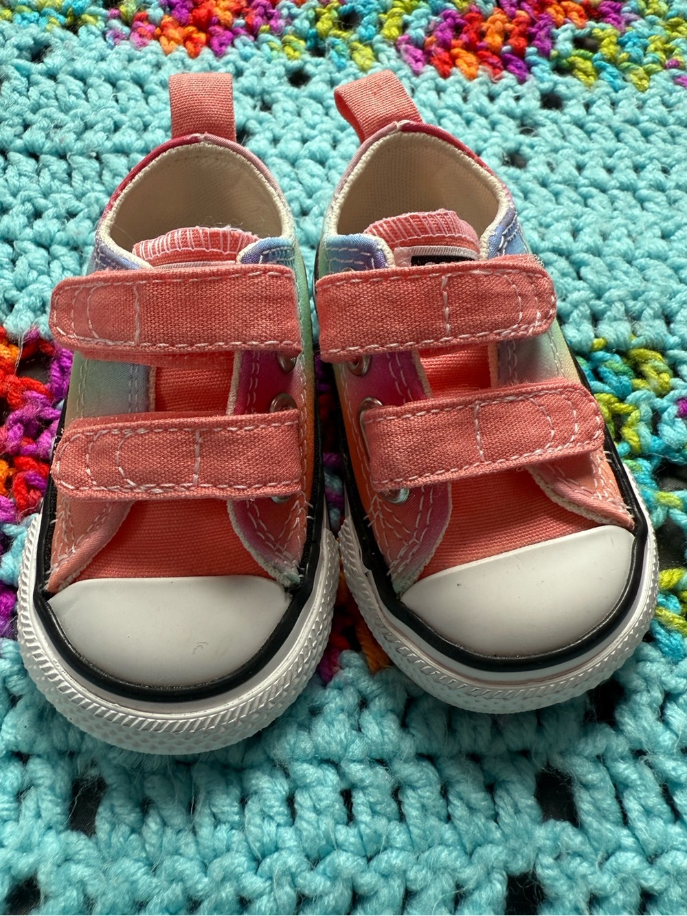 Baby Rainbow Converse - Picture 3 of 12
